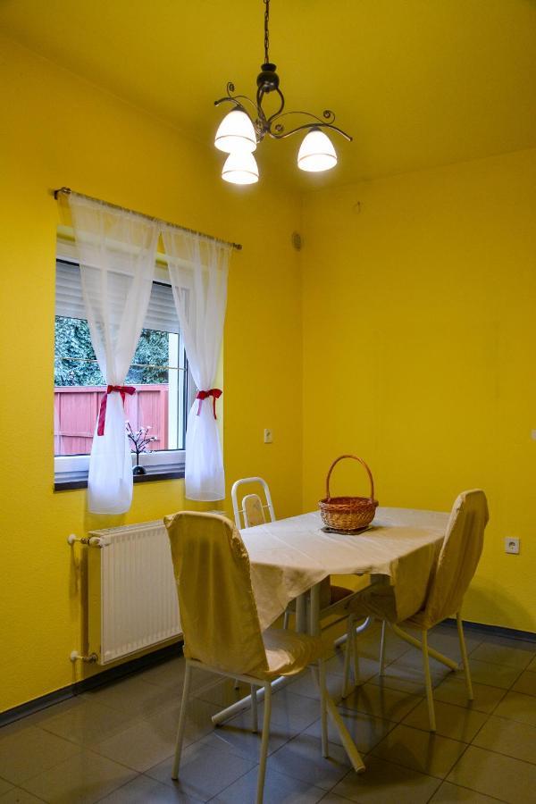 Afrodite Apartmanhaz Eger Zewnętrze zdjęcie