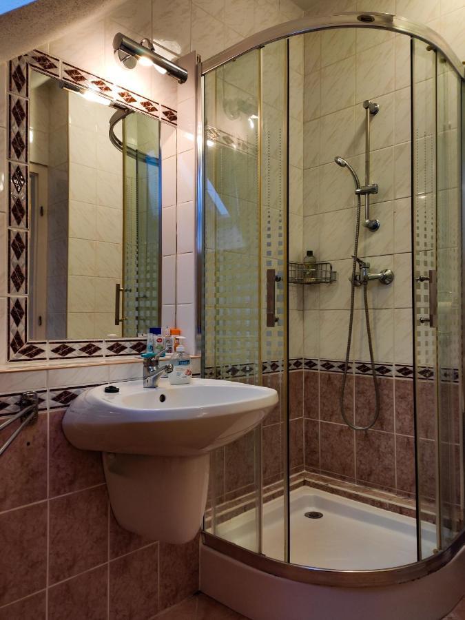 Afrodite Apartmanhaz Eger Zewnętrze zdjęcie