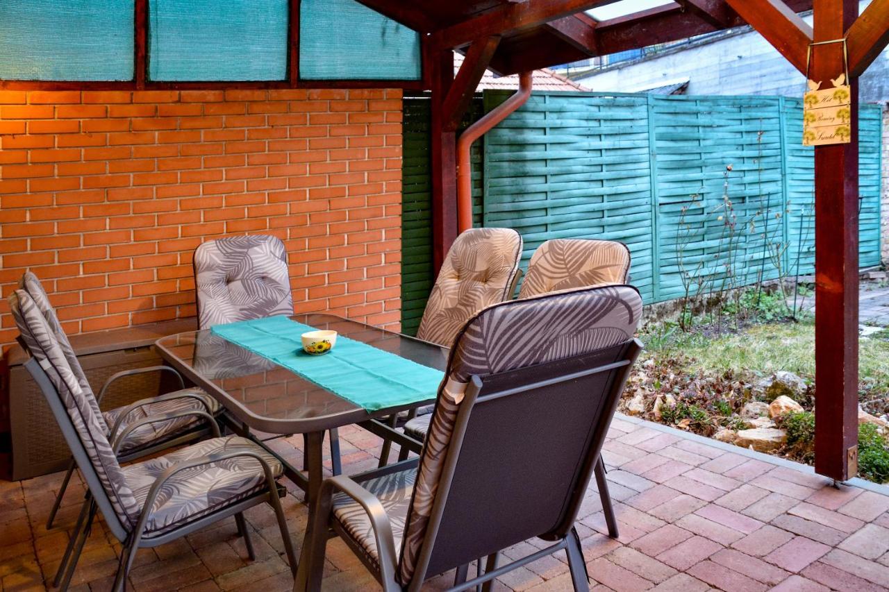 Afrodite Apartmanhaz Eger Zewnętrze zdjęcie