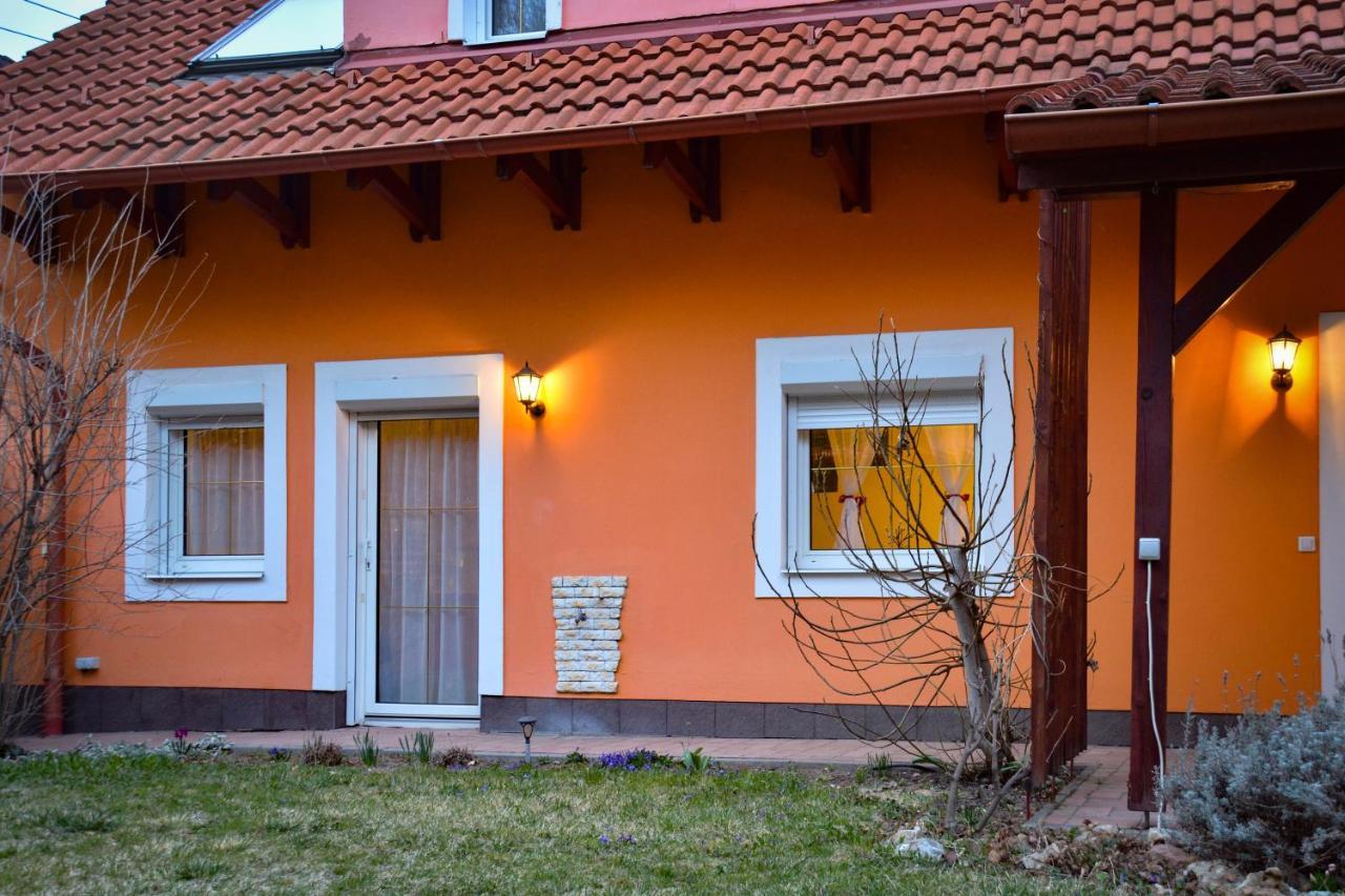 Afrodite Apartmanhaz Eger Zewnętrze zdjęcie